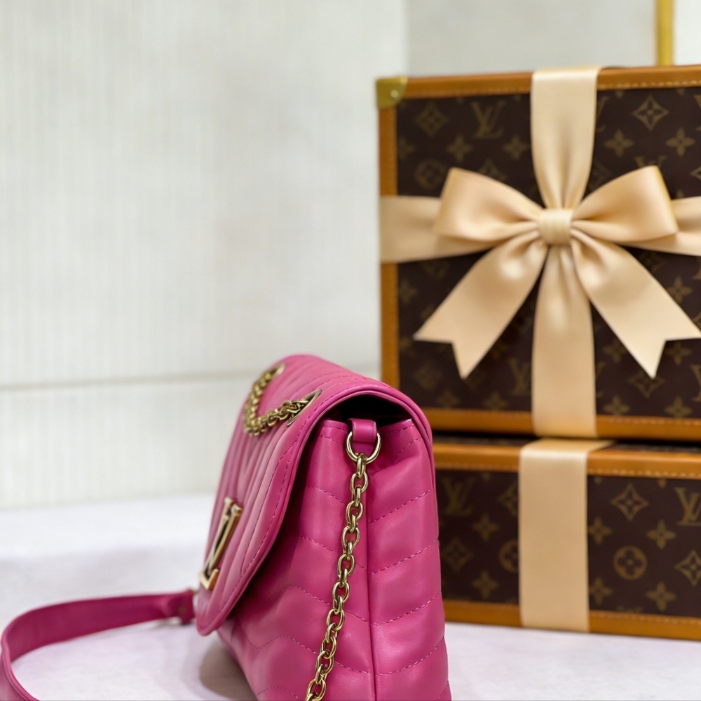<AUTHENTIC>Louis Vuitton New Wave Chain Bag - Picture 4 of 6